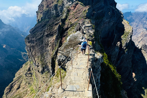 Pico do Arieiro to Pico Ruivo Hike with Transfer & Ticket