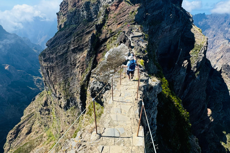 Pico do Arieiro to Pico Ruivo Hike with Transfer & Ticket