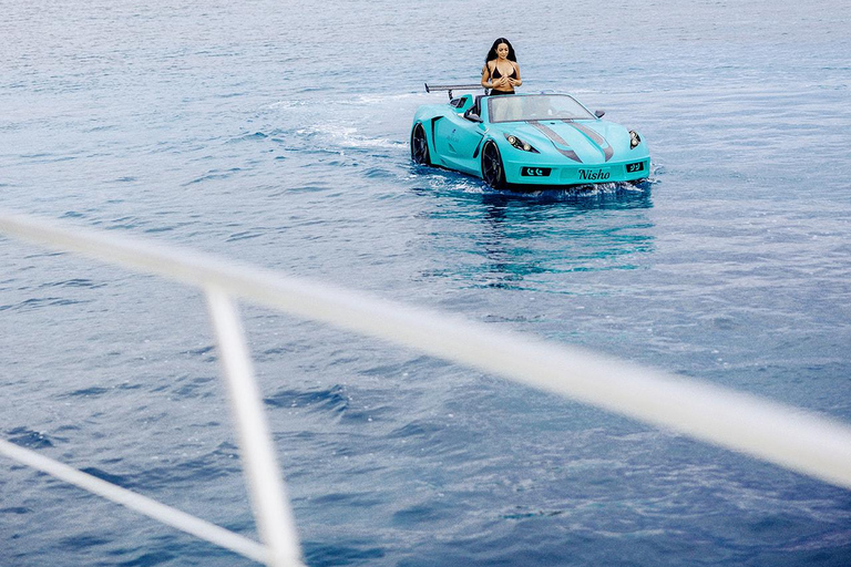 Montego Bay: Yacht Tour with Food, Drinks & Swimming Stop