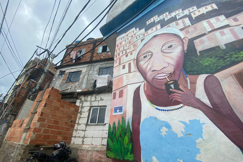 Favela Art Walk in Ipanema – Meet Artists & Buy Local Art