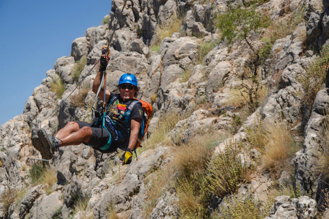 Ab Granada: Erklimmen Sie Zafarrayas „Via Ferrata John Hogbin“