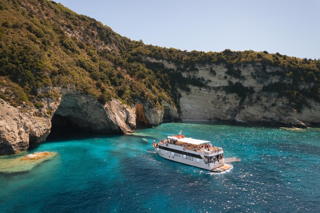 Corfu: Paxos and Antipaxos Full-Day cruise with Captain Bill