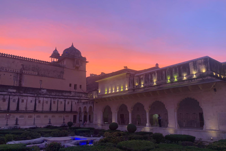 Tour panoramico privato di Jaipur in auto + guida