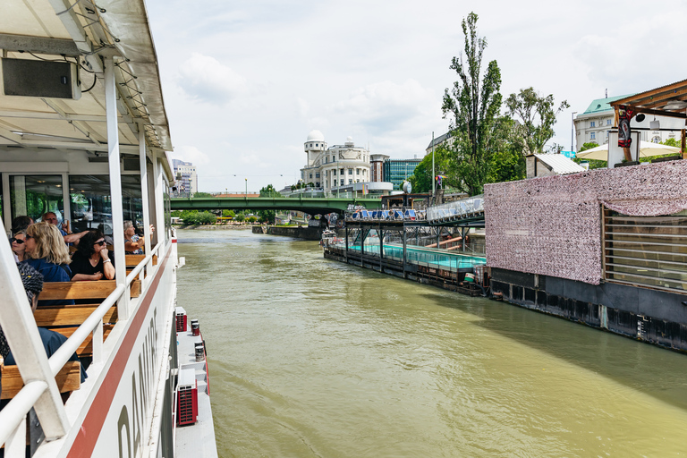 Viena: Paseo en barco por el canal del Danubio con almuerzo opcionalTour en barco con schnitzel