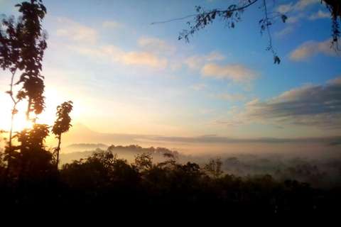 yogyakarta : lever de soleil à borobudur et temple de prambanan