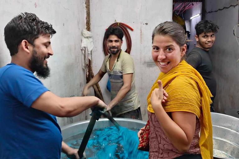 Mumbai: Slum Tour Dharavi and DhobiGhat Laundry with a Local