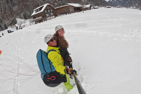 Tandem Paragliding Flight in LUCERNE / Professional – Safe – Executive Lucerne: Paragliding over Lake Lucerne in the Swiss Alps