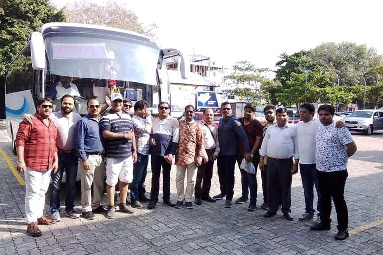 Explore Cultural Colombo and Local Cuisine Tour by bus