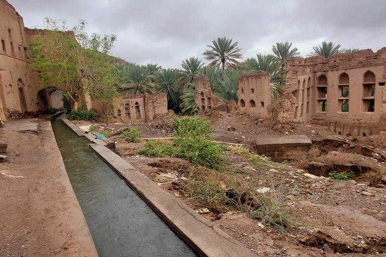 From Muscat: Nizwa & Jebel Akhdar Wonders Adventure Day Trip Nizwa, Birkat Al Mouz & Jebel Akhdar Sunset Experience
