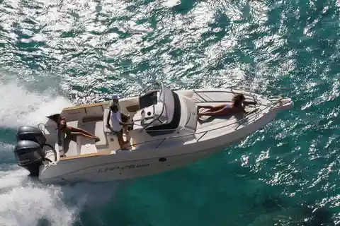 Latchi : charter privé avec option de transfert depuis Paphos