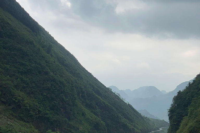 Från Hanoi: 4-dagars Ha Giang Loop Car Tour Plus redigerad video