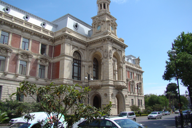 أفضل ما في باكو: جولة في المدينة لمدة 4 ساعات تشمل المعالم التاريخية والحديثة