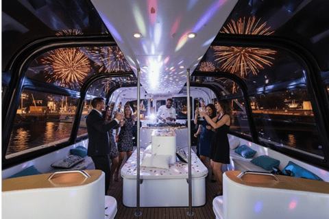 New Year’s Eve Luxury Boat – DJ, Buffet & Open Bar