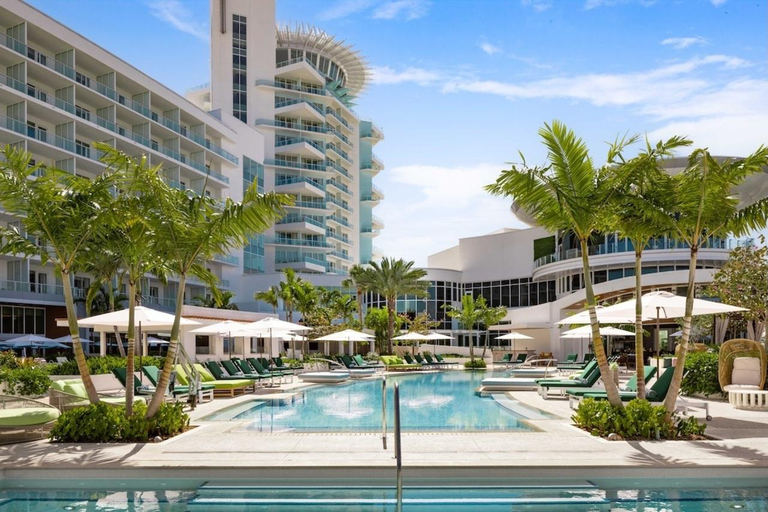 Fort Lauderdale: Pier Sixty-Six Resort Pool Day Pass