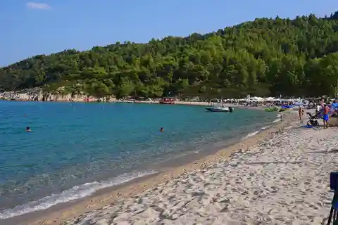 Thessaloniki: Petralona Cave & Nea Poteidaia Day Trip