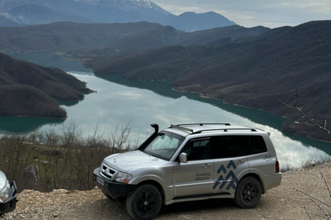 从杜拉斯/地拉那出发：乘坐4x4Suv在博维拉湖观日落从都拉斯/地拉那出发：博维拉湖日落之旅（乘坐四驱车）