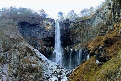 Puente Shinkyo y caída de la cascada Kegon