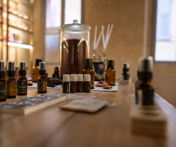Grasse: 100% natural perfume creation workshop