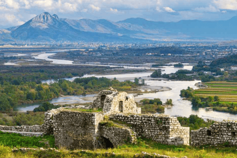 Vanuit Tirana/Durres/Golem: Kruja, Shkoder &amp; Shiroka Dagtocht