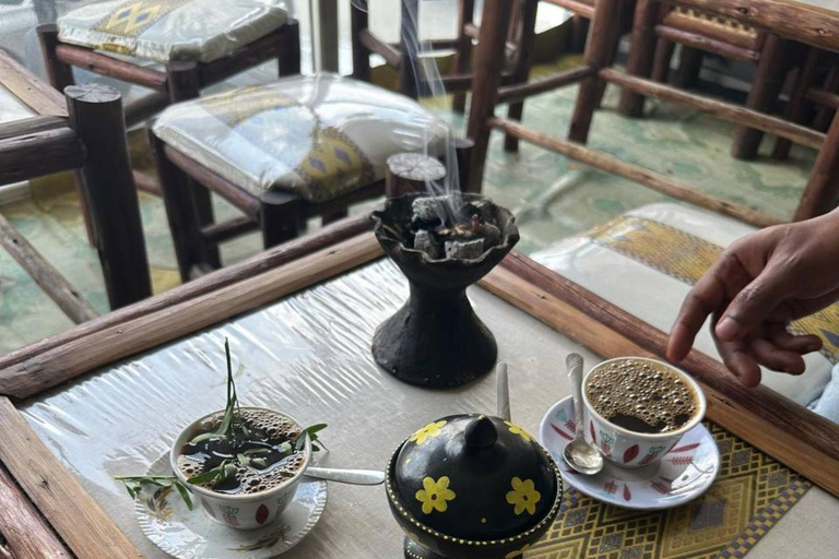 Addis Abeba: Tradycyjna etiopska ceremonia parzenia kawy