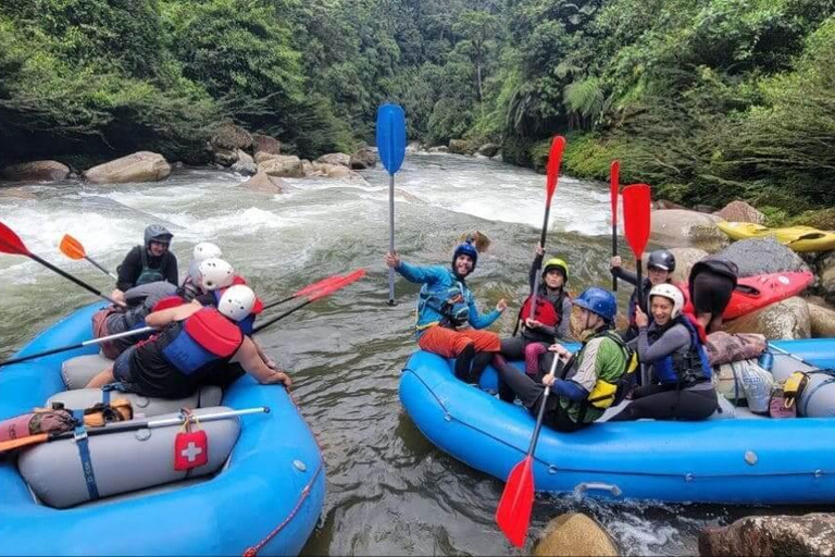 Tena: Heldagsrafting i floderna Jondachi och Hollín