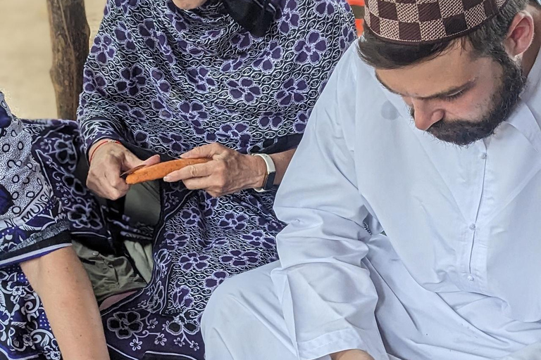 桑给巴尔：穆尤尼村之旅和姆滕德海滩放松体验私人观光（含接送服务）