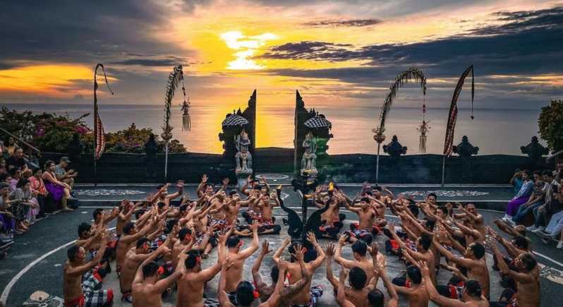 Tartaruga di Bali al tramonto: fuoco e festa