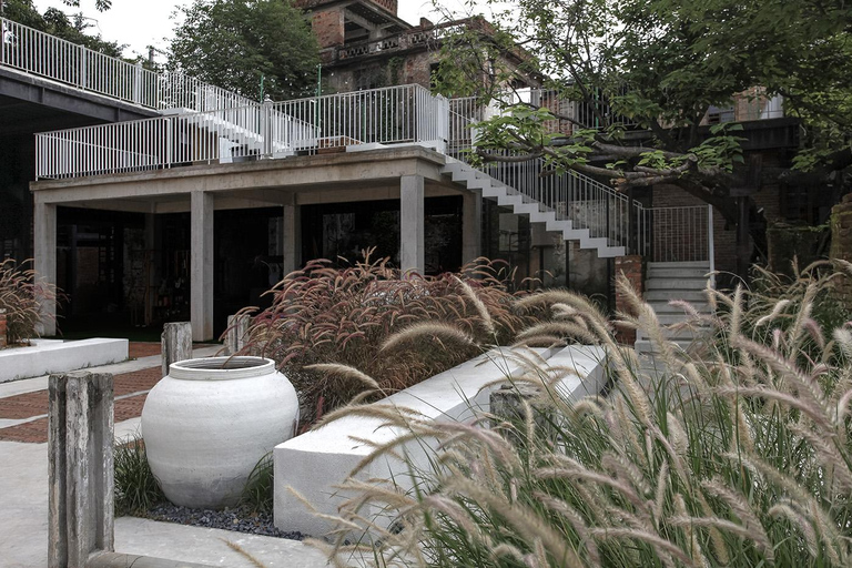 Huizhou Old Town City Walk — Lake, History & Local Life Tour