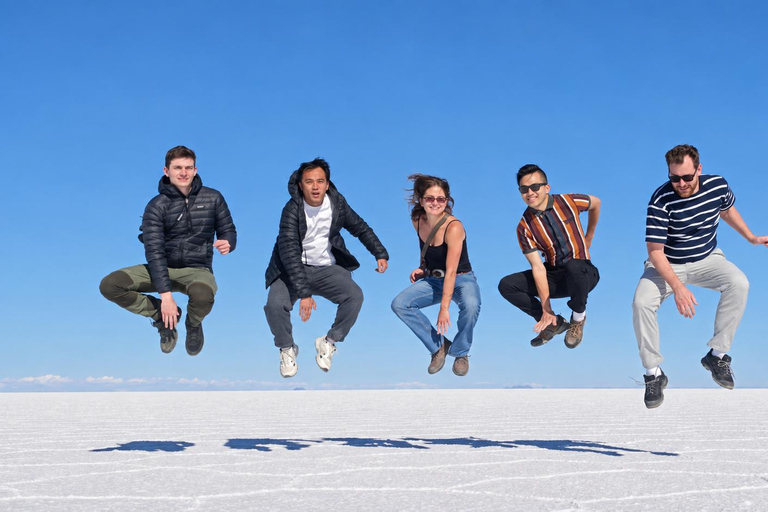 Uyuni: 3-Day Salt Flats Expedition to San Pedro de Atacama Uyuni Tour with Local Spanish Driver