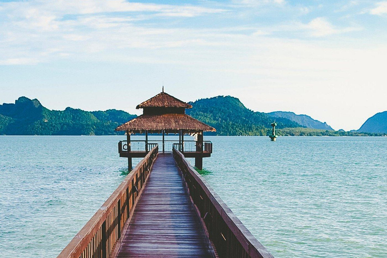 Traslado de lujo al aeropuerto de Langkawi: Asequible y cómodoTraslado al aeropuerto Desde: Langkawi Aeropuerto A Langkawi Ciudad