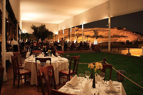Jantar no restaurante Huaca Pucllana