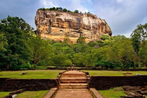All-inclusive-Tagestour von Sigiriya und Dambulla ab Colombo