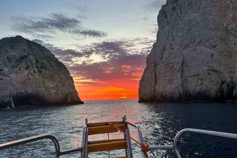 Speedboat Sunset Cruise: Caves & Free Wine Zakynthos Speedboat Sunset Cruise: Caves & Free Wine