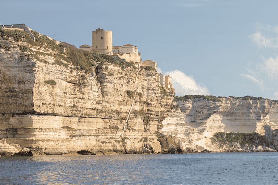 Besuchen Sie Bonifacio vom Meer aus. Foto: GetYourGuide Besuchen Sie Bonifacio vom Meer aus. Foto: GetYourGuide