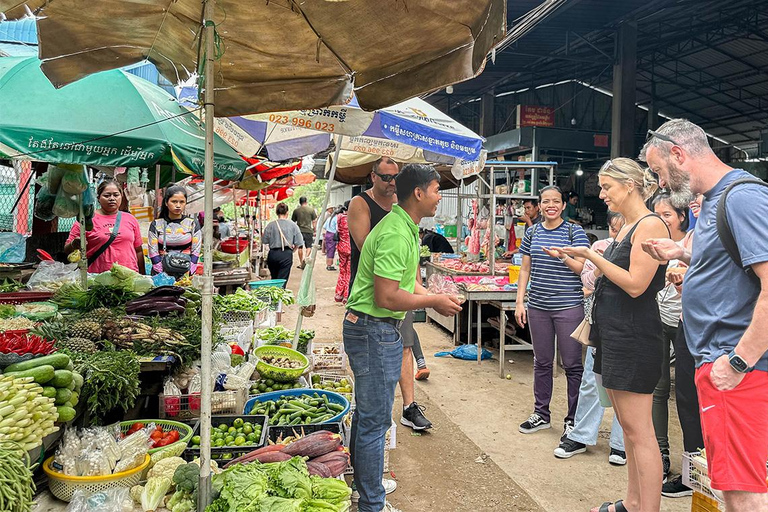 Phnom Penh: Full Day Guided City Tour with Food & Street Art Haft Day: Phnom Penh City Guided Tour