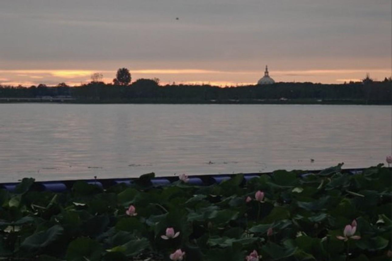 Shanghai: Zhujiajiao Water Town & Yuandang Lake Cycling Trip