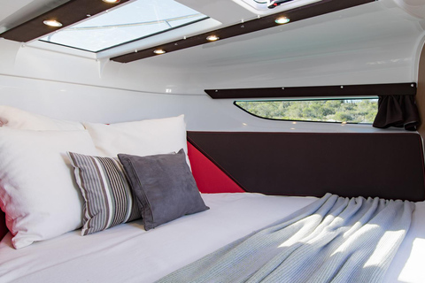 Valencia: Private Motorboat Cruise with Drinks