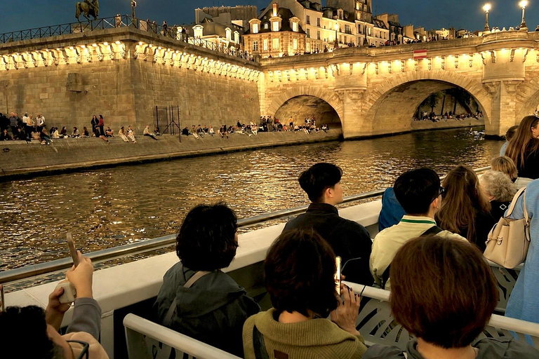 Paris: Evening Lights Cruise with Legendary Bateaux-Mouches