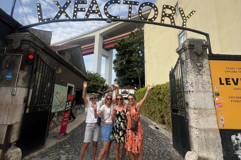 Découvrez l'histoire de Lisbonne à bord d'un tuk-tuk.Visite historique de Lisbonne en tuk-tuk électrique