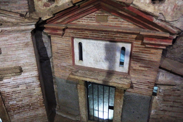 Roma: visita guiada a las catacumbas de San SebastiánTour guiado en ingles