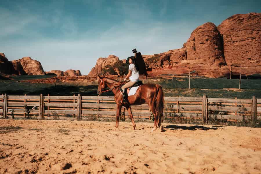 Colorado Springs: Ausritt im malerischen Red Rock Park. Foto: GetYourGuide Colorado Springs: Ausritt im malerischen Red Rock Park. Foto: GetYourGuide