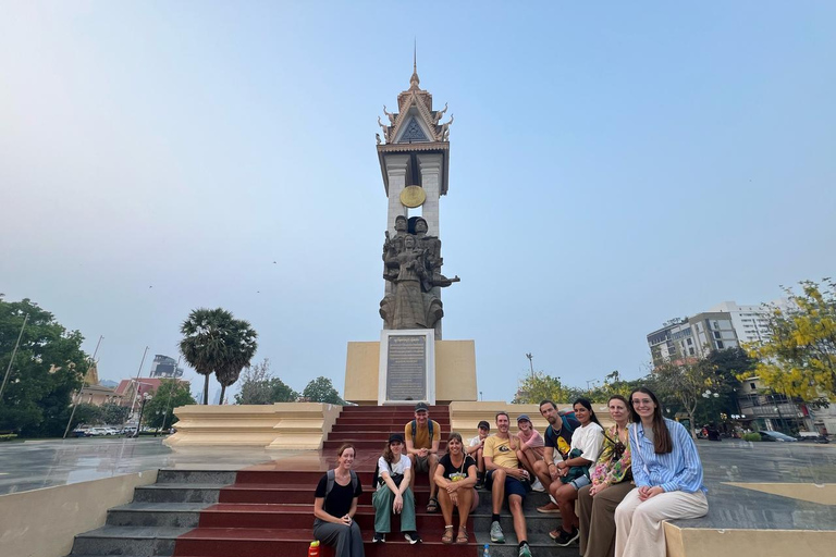 Phnom Penh: Hidden Gems Walking Tour with Local Guide