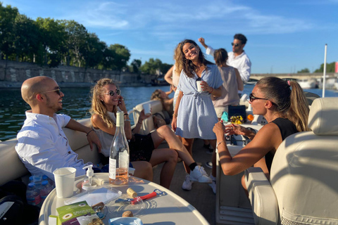 Paris: Seine Escape – Shared Cruise with Live Commentary Paris: Seine Escape – Private Cruise with Live Commentary