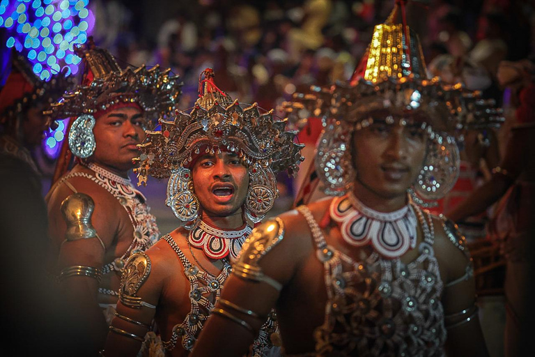 From Colombo: 2-Day Curated Kandy Esala Perahera Experience