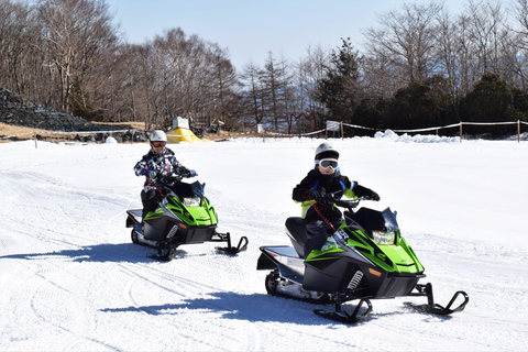 Desde Tokio: Excursión de un Día de Esquí de Invierno en la Estación Nieve Fujiyama YetiB (SKI + FORFAIT), nos vemos en Shinjuku