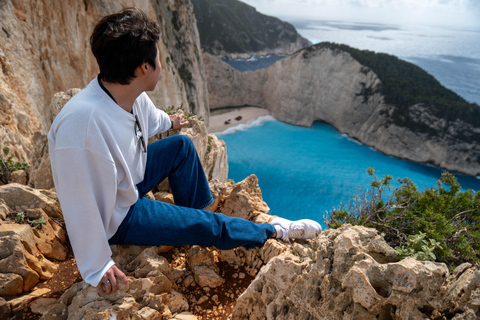 Zante: tour di un giorno della spiaggia dei naufragi e delle grotte blu del mareTour di gruppo