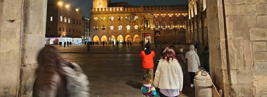 Bologne : visite guidée nocturne à travers la ville