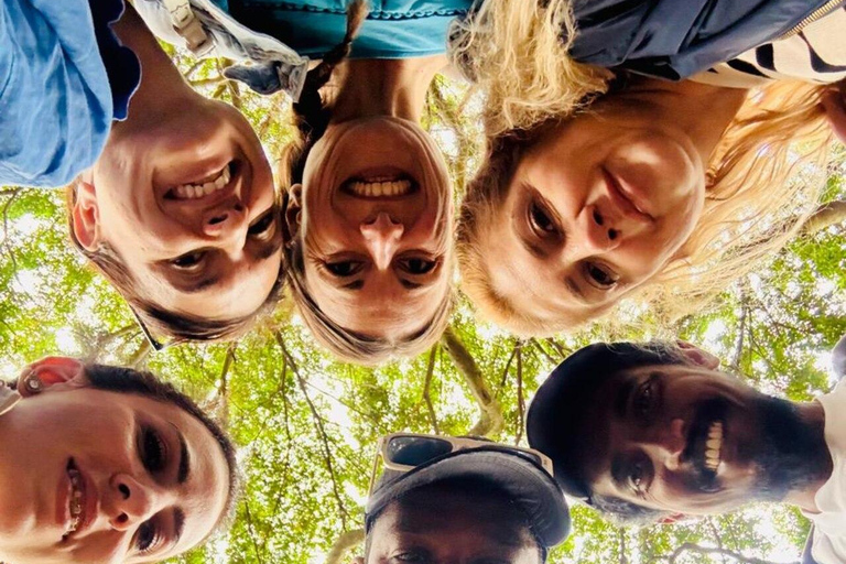 Kandy:Tuk Tuk, Street food & Shopping Experience Local guide