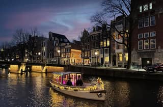 Private Bootstour zum Lichterfest in Amsterdam mit Drinks