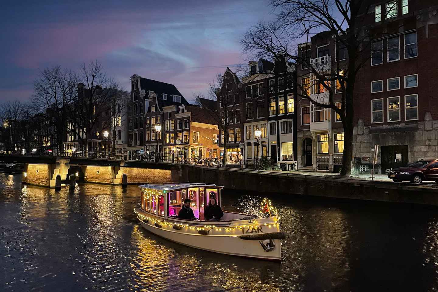 Private Amsterdam Light Festival Boat Tour With Drinks - Amsterdam Light Festival Private Cruise incl. welcome drink